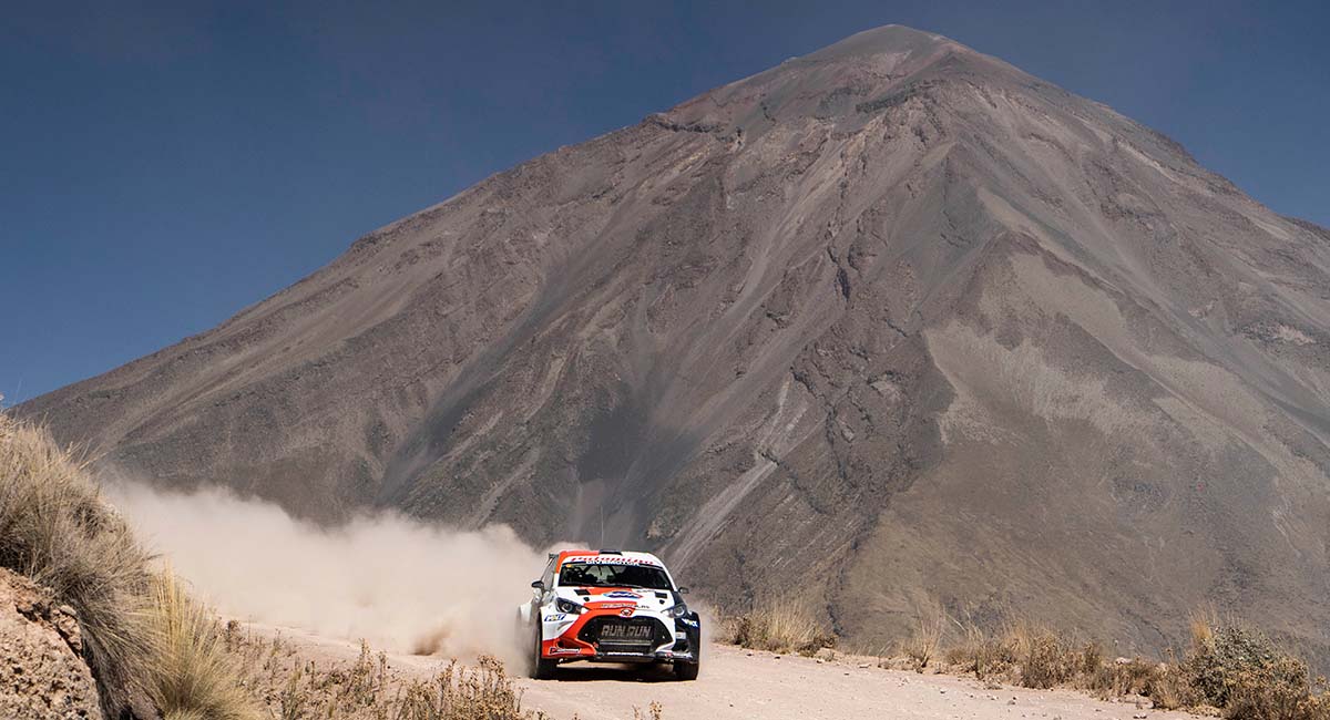 Palomino obtiene el liderato y Martínez se acerca a Dasso