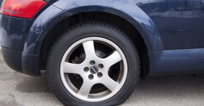 Neumáticos: ¿por qué debes llevar un compresor de aire portátil en el auto?