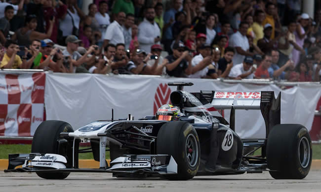 Maldonado paseó el Williams ante su gente en Caracas