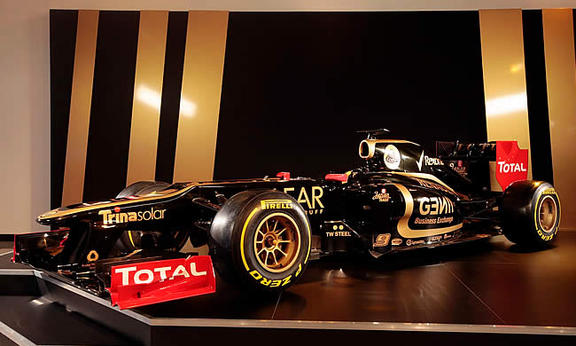Raikkonen y Grosjean descubren el nuevo Lotus E20
