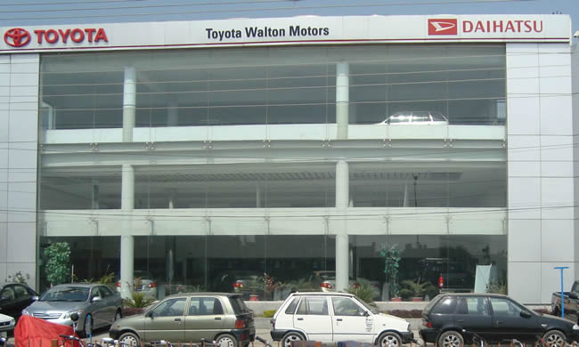 Toyota, Ford y Chrysler suben ventas en EE.UU