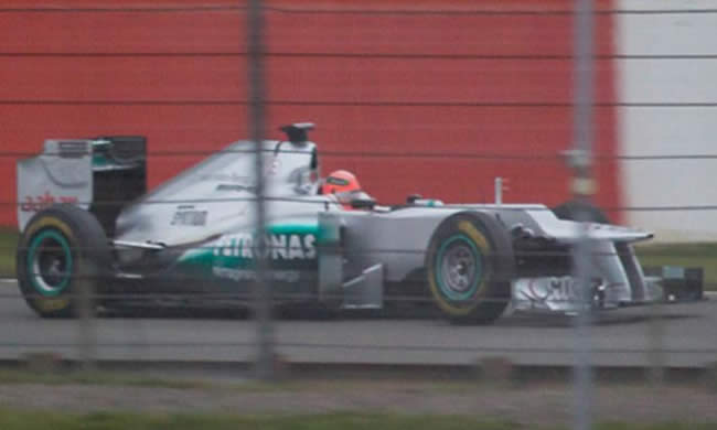 El Mercedes W03 completó 200 kilómetros en Montmeló