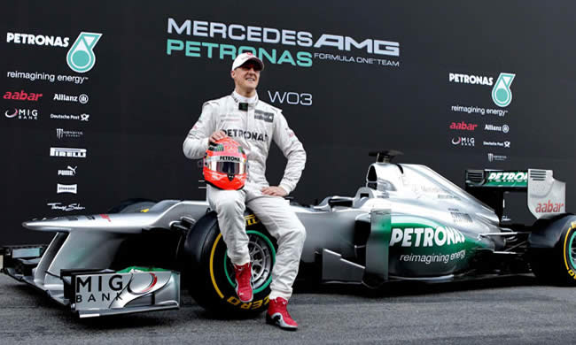 El "elegante y sofisticado" W03 de Mercedes se estrena en Montmeló