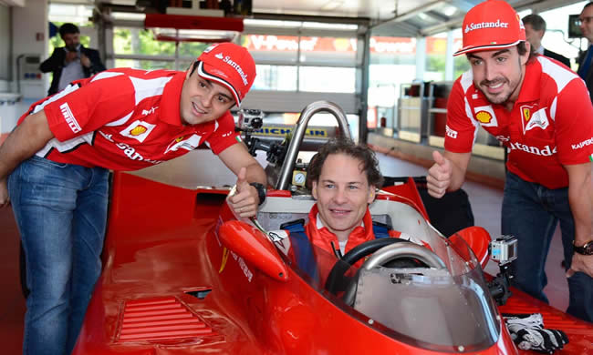 Jacques Villeneuve rinde homenaje a su padre pilotando el Ferrari de 1979