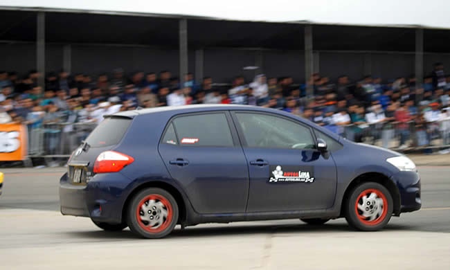 Walter Sánchez y su Auris el único Hibrido en los Piques Legales