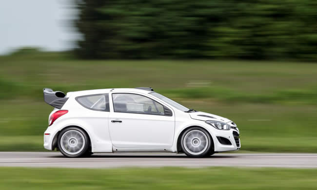 Hyundai i20 WRC pasando las pruebas con éxito Hyundai i20 WRC pasando las pruebas con éxito