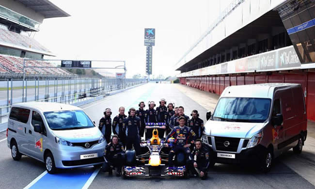 Vehículos comerciales de Nissan apoyan al Infiniti Red Bull Racing