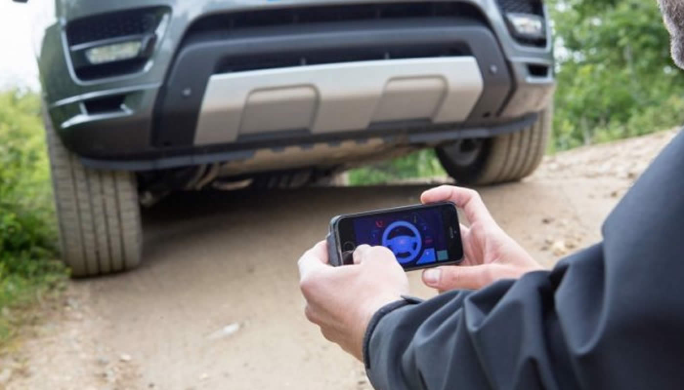 Land Rover muestra un prototipo de Range Rover Sport bajo control remoto