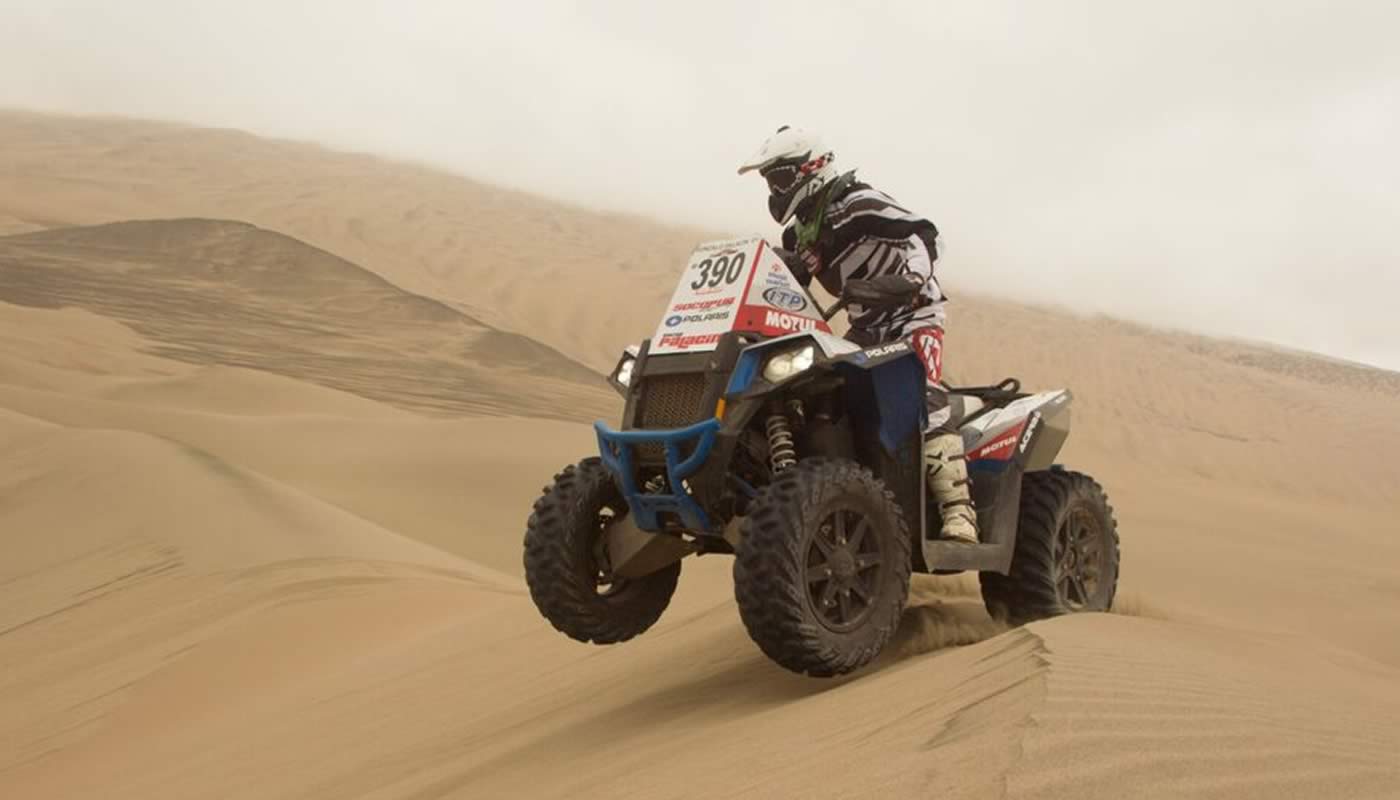 Los pilotos del Inka Off Road domaron la duna más grande del mundo