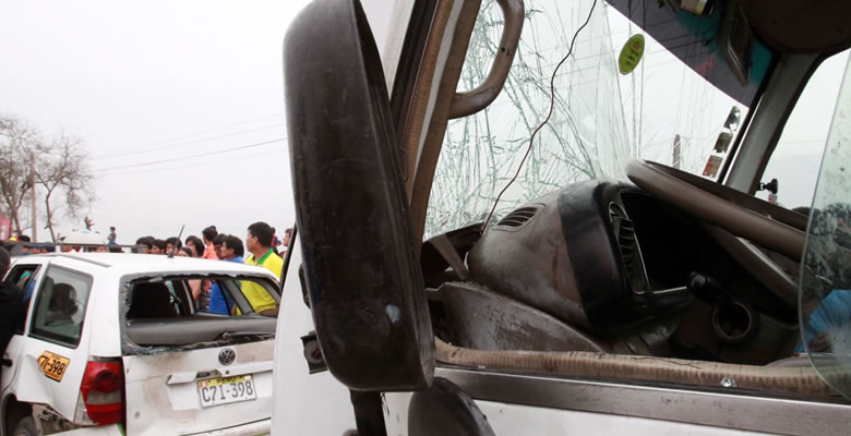 37 heridos en choque de buses en Carretera Central salieron de alta