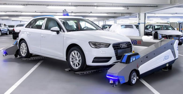 Audi utiliza robots para mover los autos en sus fábricas