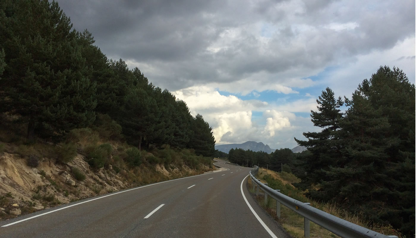 ¿Cómo preparar un auto para viajes a la sierra