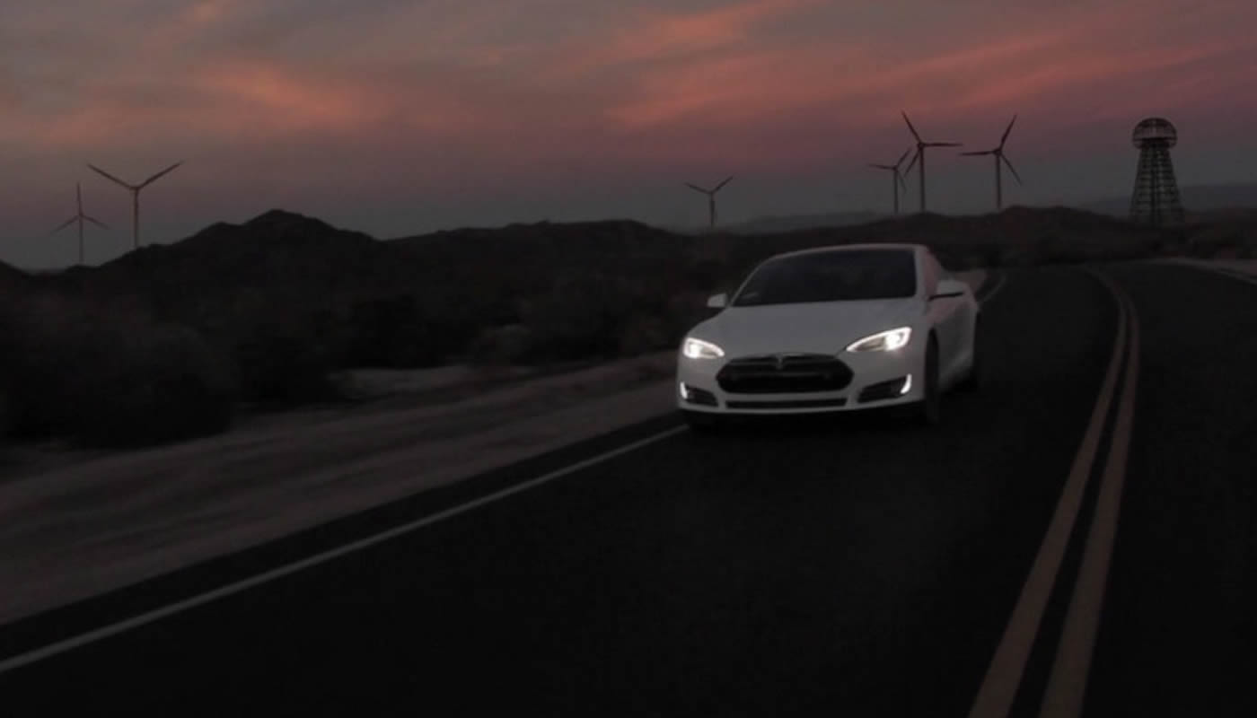 Nikola Tesla narra el nuevo anuncio de Tesla Motors