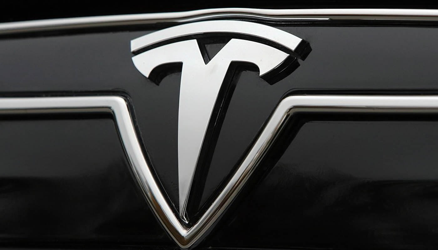 Acciones de Tesla pierden fuerza