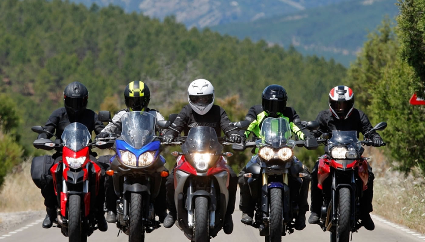 Consejos para manejar moto en grupo