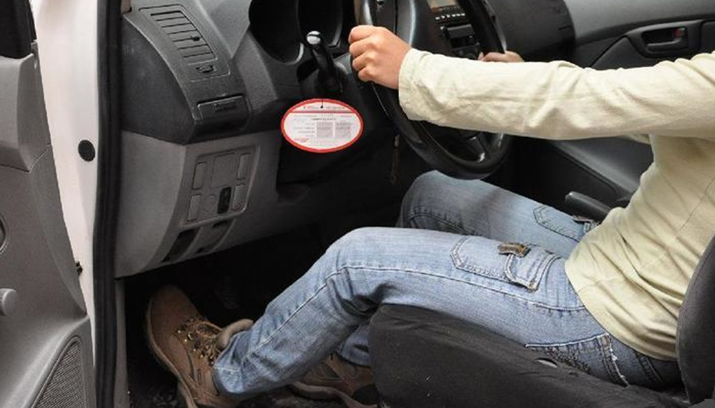 Semáforo: pie en el embrague