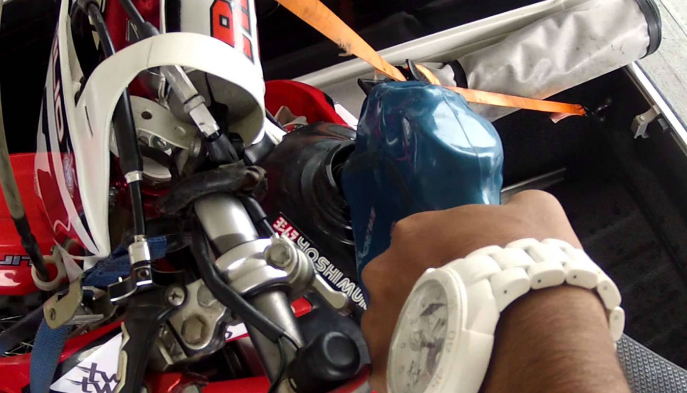 combustible en la motocicleta