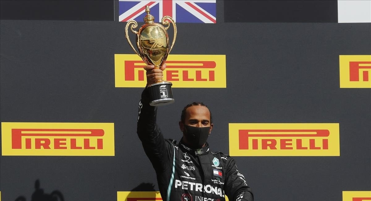 Lewis Hamilton ganó el GP de Silverstone con un neumático pinchado