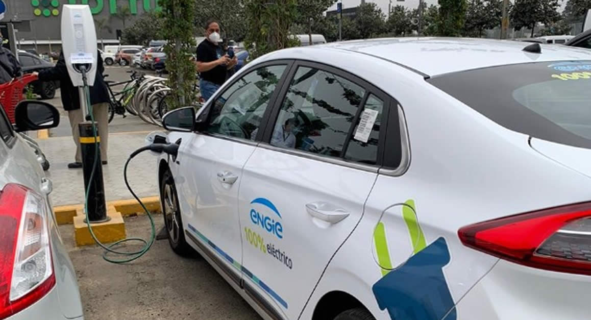 Implementan 2 nuevas estaciones de carga en el Jockey Plaza