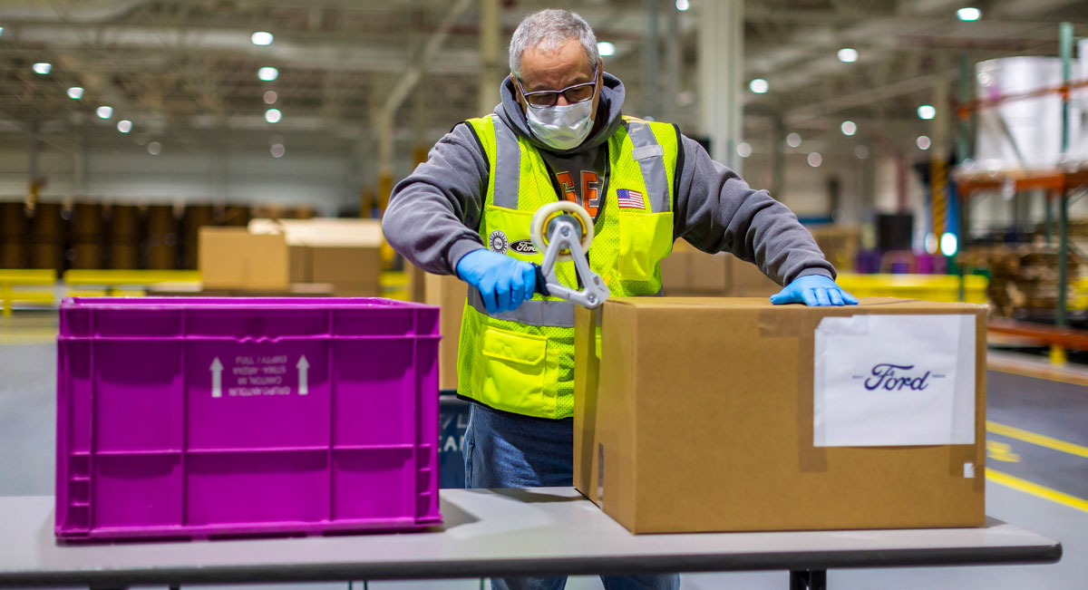  Ford se propone donar 100 millones de mascarillas durante 2021