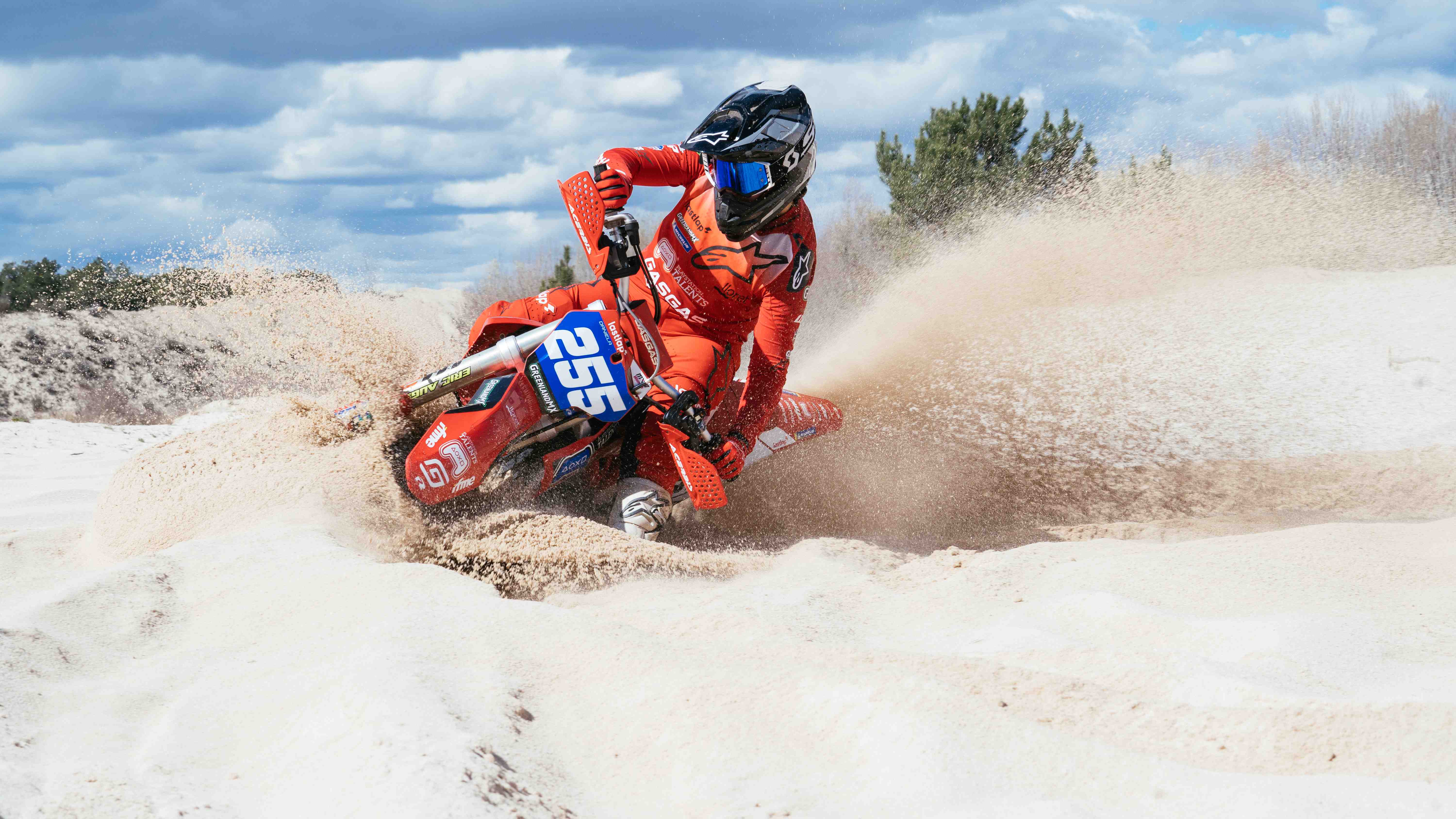 Equipo español femenino de motocross está listo para disputar el título mundial