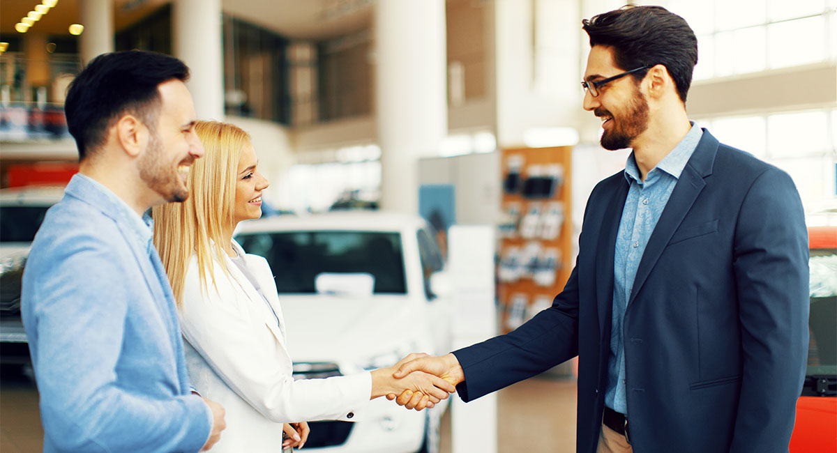 Venta de vehículos nuevos terminó octubre con resultados mixtos