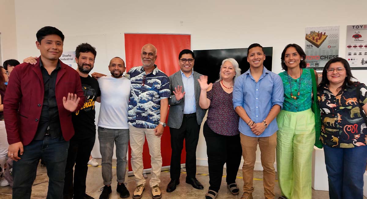 Toyota reta a estudiantes de Diseño Industrial a crear productos innovadores con material de descarte del sector automotriz 